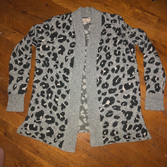 LOFT Sweaters - Loft Gray Leopard Open Cardigan Size XS Petite